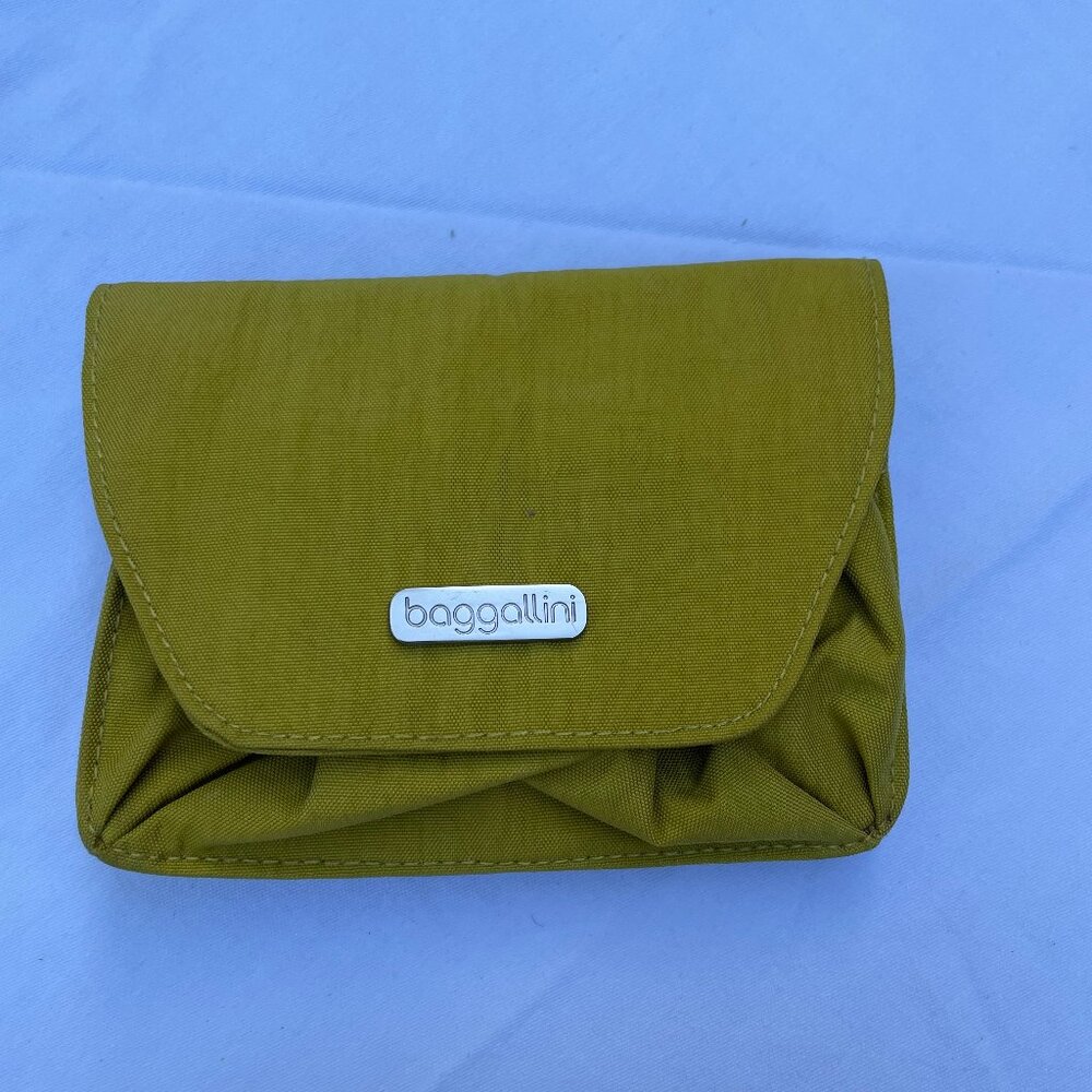 Yellow/Blue Baggallini Wallet